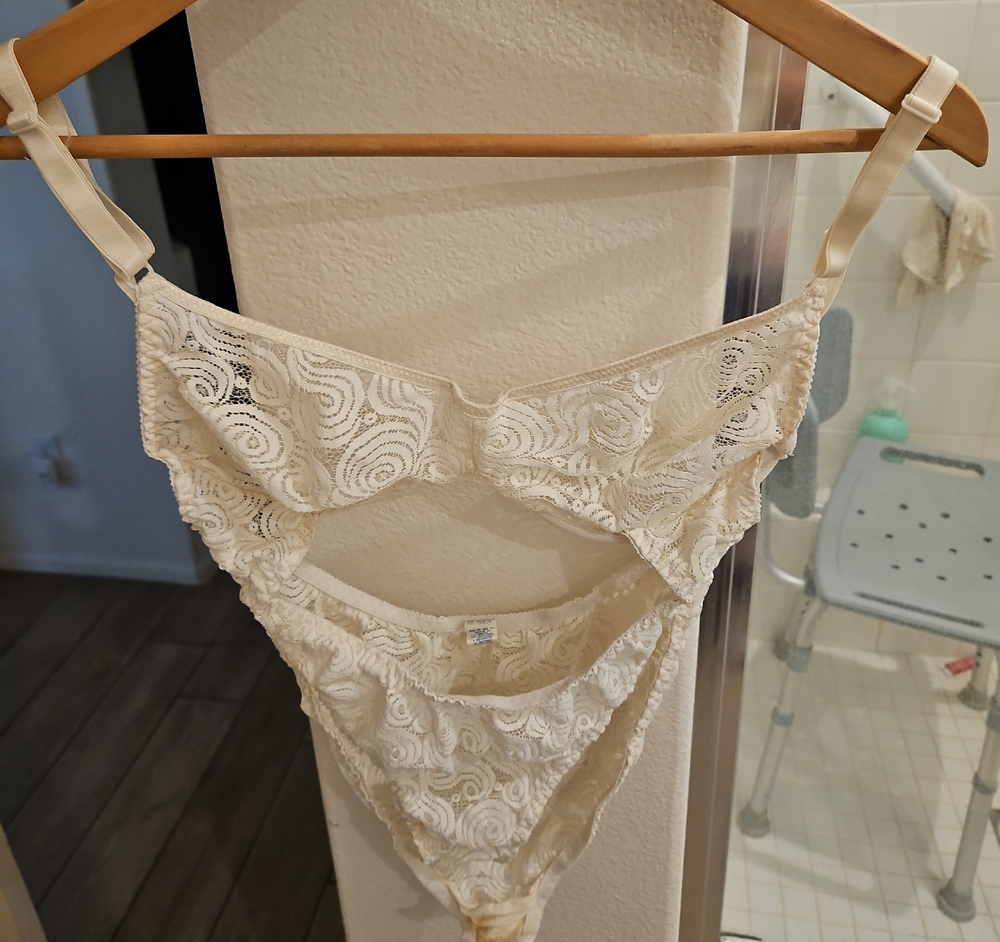 LG Lace Bra Set - Cream